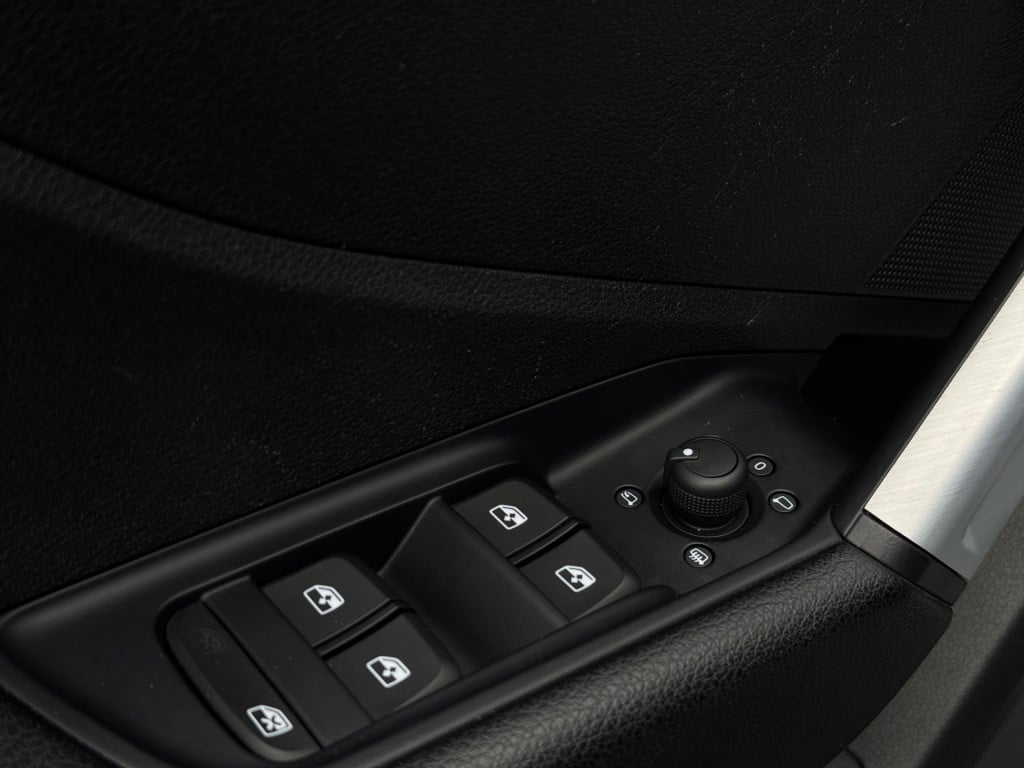 Audi Q2 35 tfsi s edition * panoramadak * camera * keyless