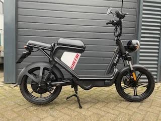 Nooit meer tanken de electrische puch AMG goccia met weinig km nu 999 euro