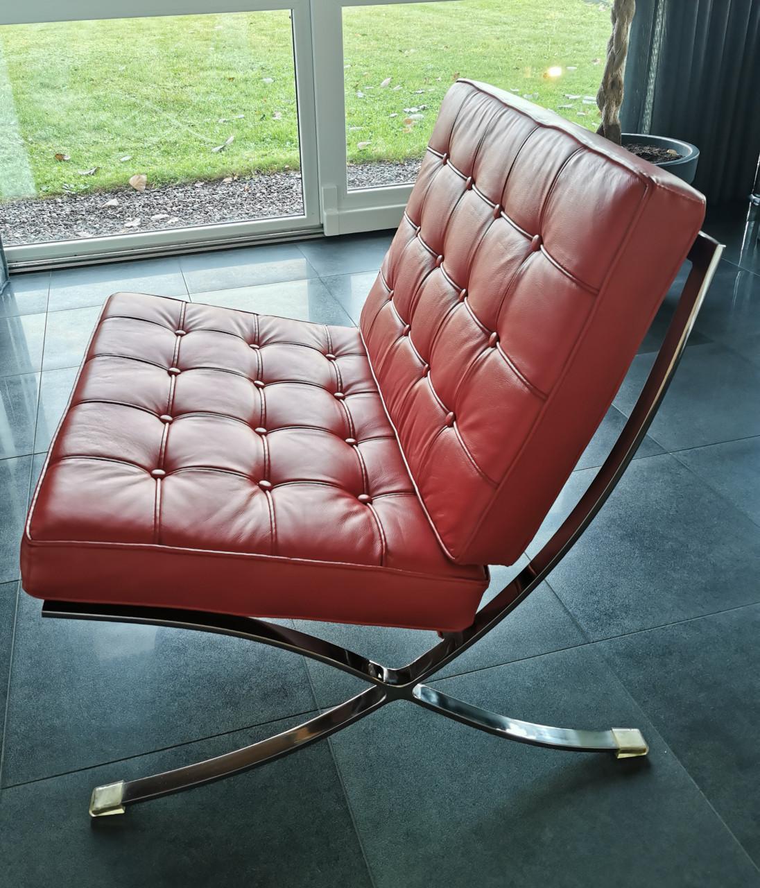 Barcelona Chair, replica