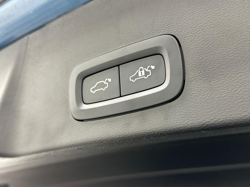 Volvo XC40 t4 211pk recharge plus dark| leder| adap.cruise| elek.stoelen| c