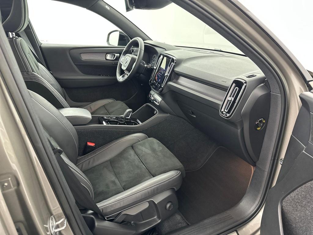 Volvo XC40 t4 211pk recharge r-design| adap.cruise| pano| camera| stoel