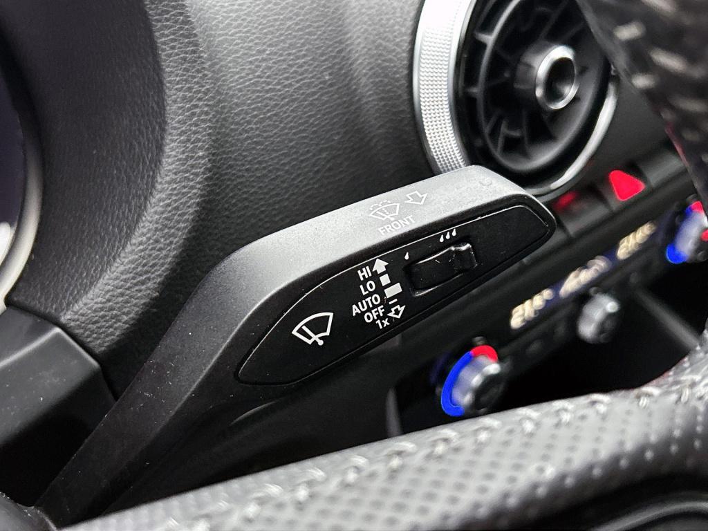 Audi A3 limousine 1.0 tfsi s line | navigatie | afgevlakt sportstuur | spor