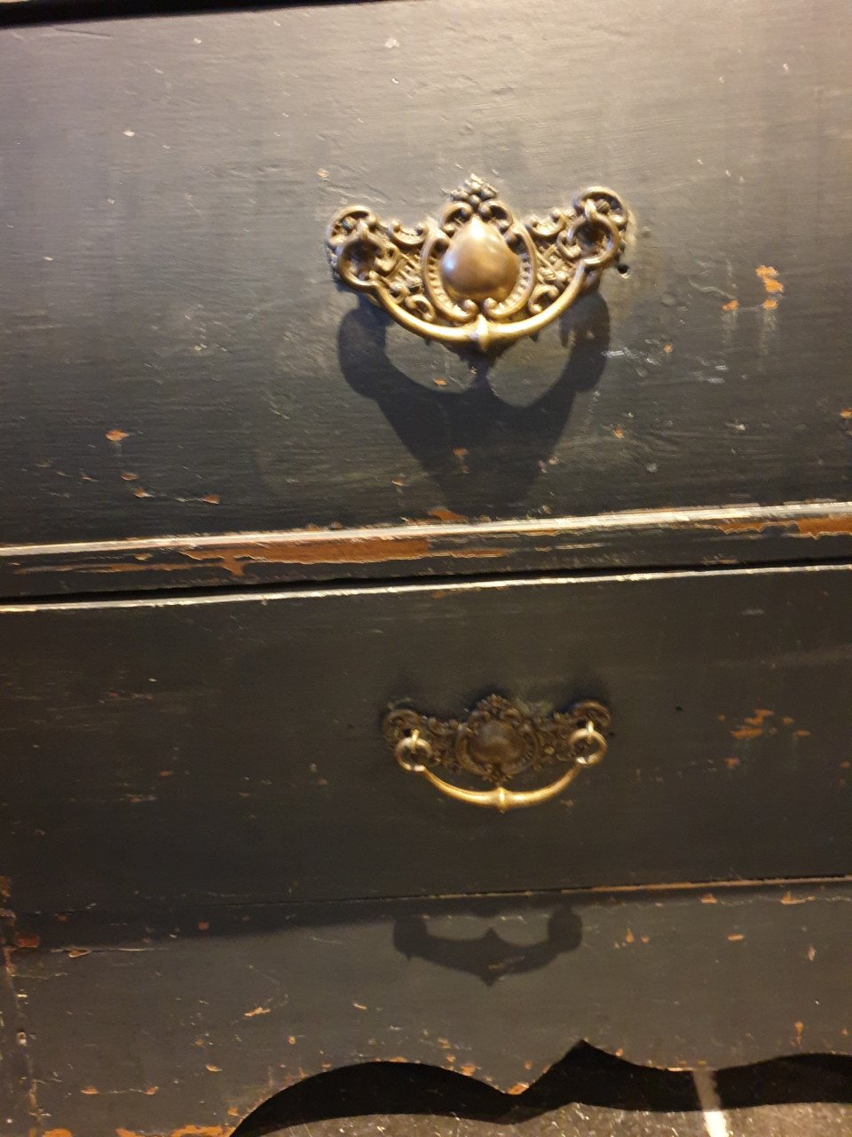 Prachtige brocante buffetkast met glazen deuren