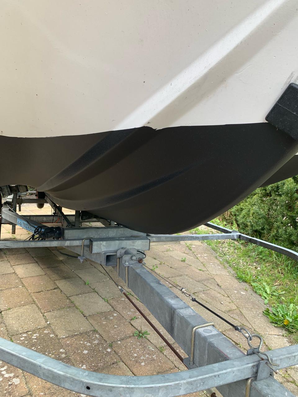 Pilot 520 Sea Fishing Boat Complete