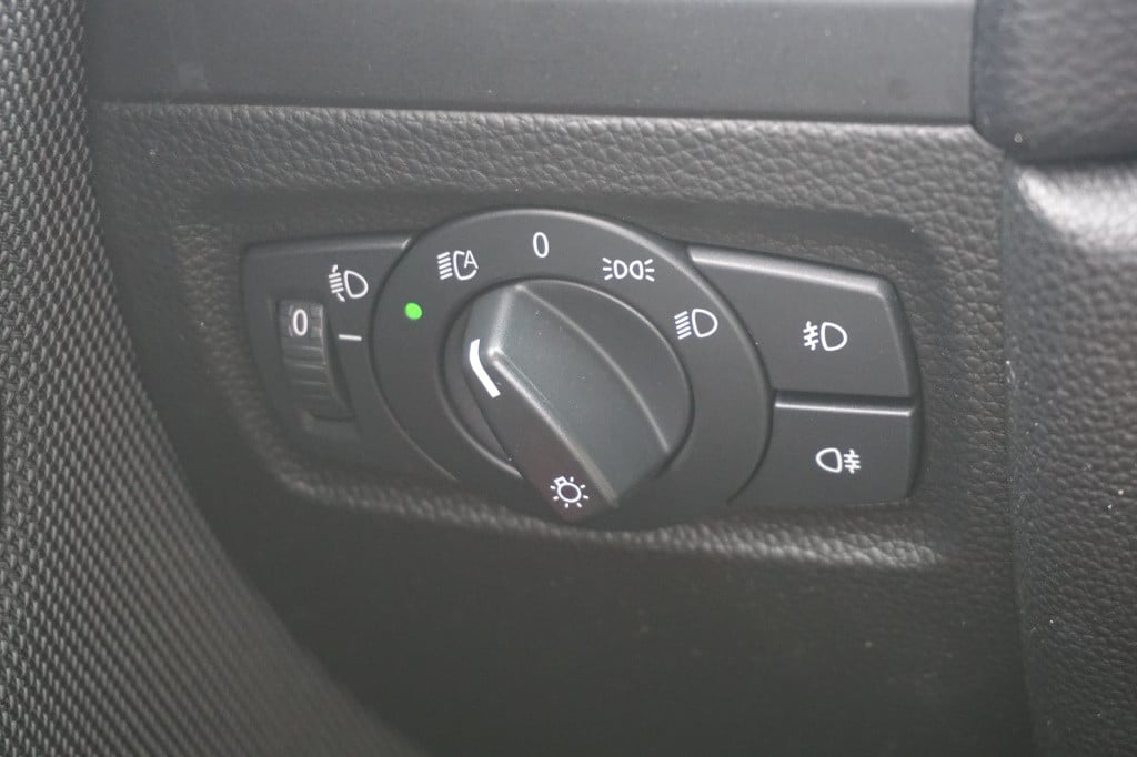 BMW 1 Serie 116i business line airco / elektr. ramen / lm velgen / trekhaak