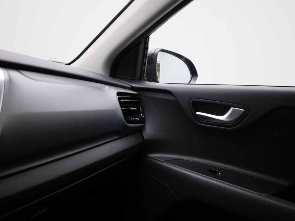 Kia Stonic 1.0 t-gdi mhev dynamicplusline | lmv | navigatie | parkeer senso