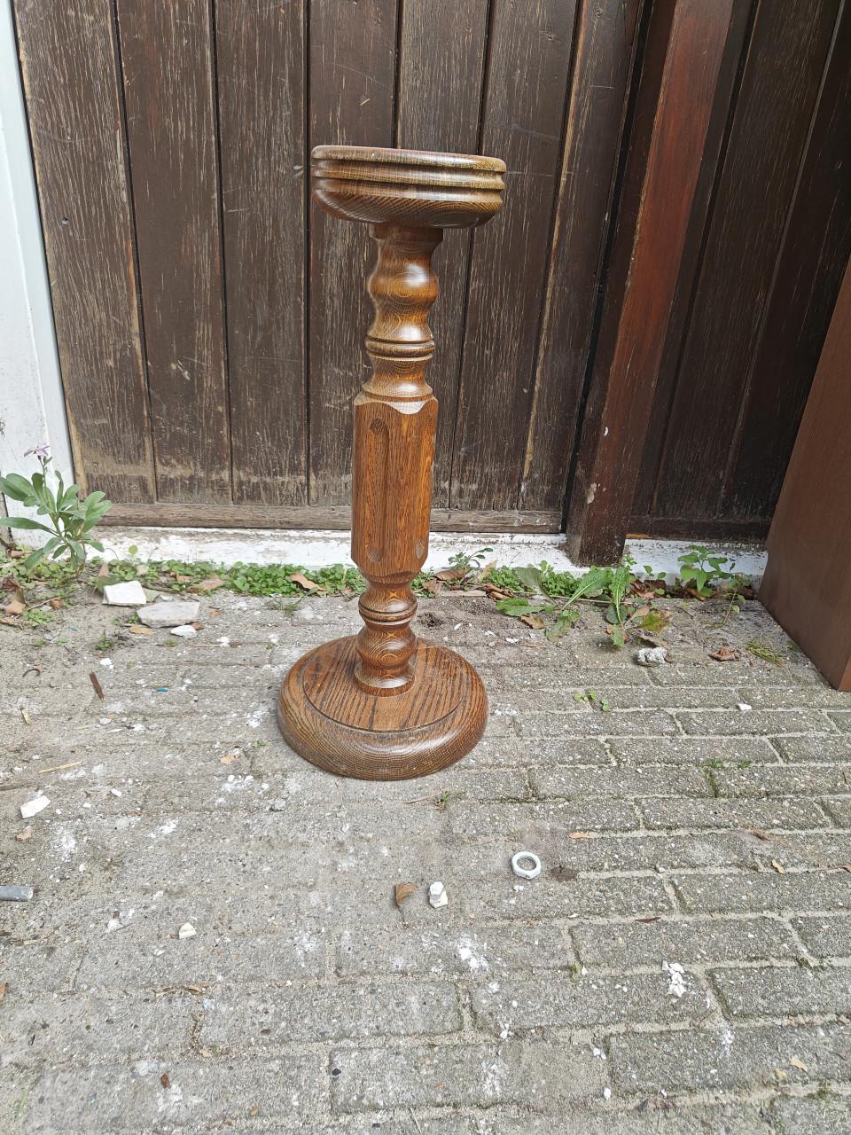 Planten/asbak tafeltje GERESERVEERD