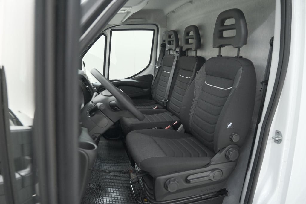 Iveco Daily 35s16v 2.3 410 h2 | direct leverbaar | complete betimmering laa