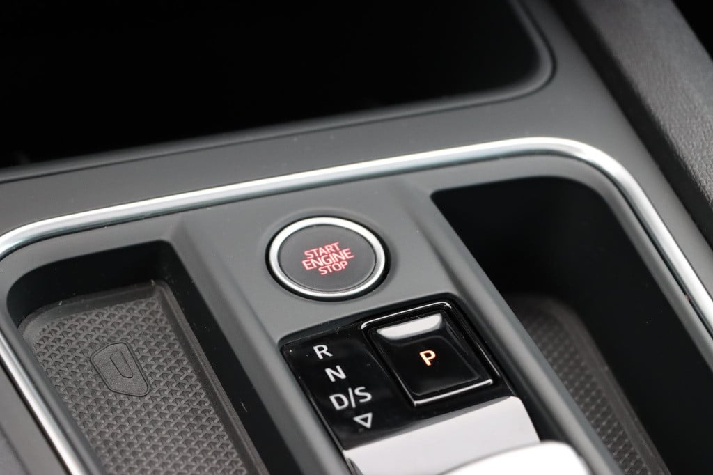Seat Leon 1.5 etsi fr launch edition dsg7 150pk