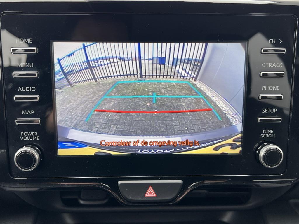 Toyota Yaris 1.5 hyb. 115 first | stoelverwarming | all seasonbanden