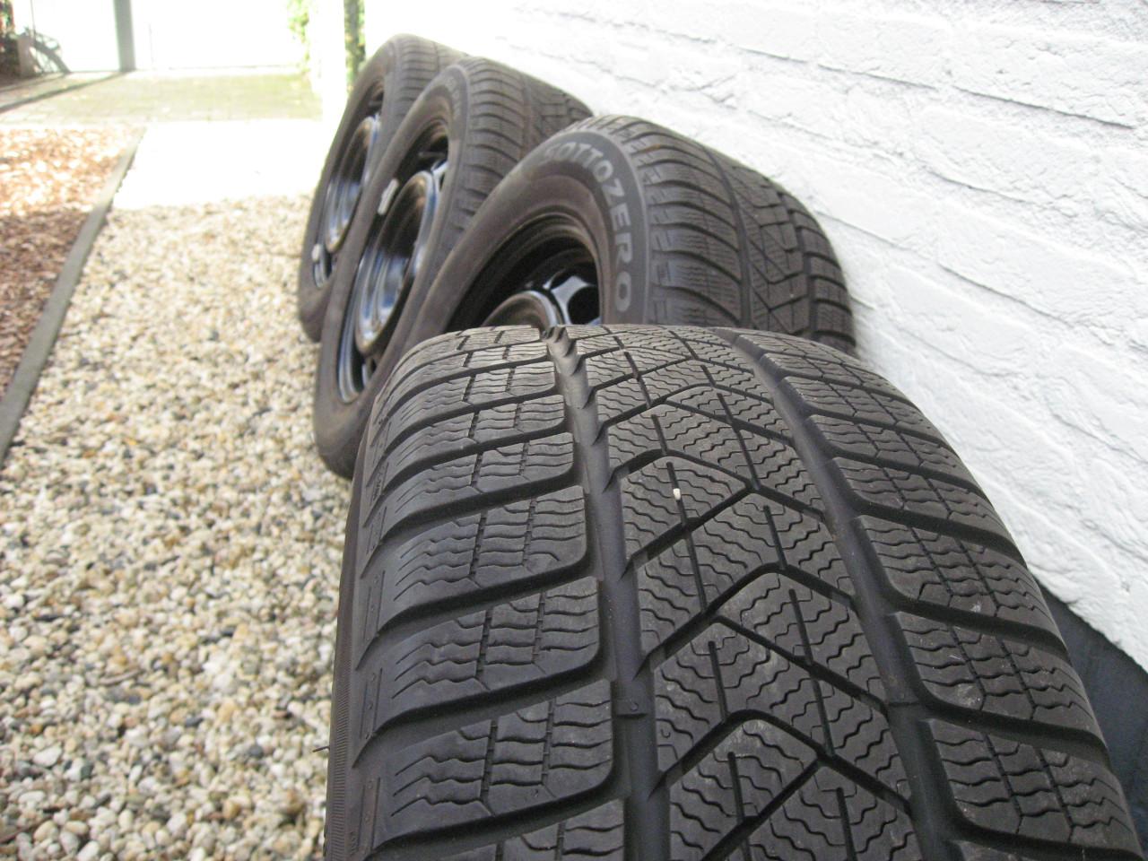 Originele Mazda CX-3 winterbanden set met TPMS sensoren