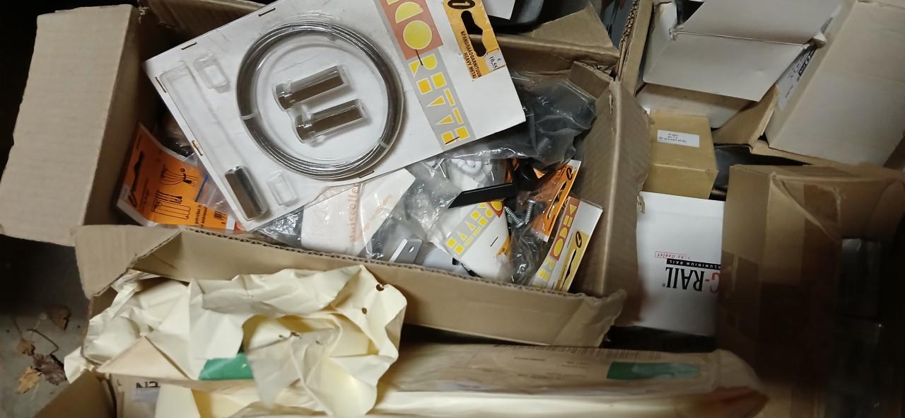 8 dozen gordijn ophangmateriaal en toebehoren