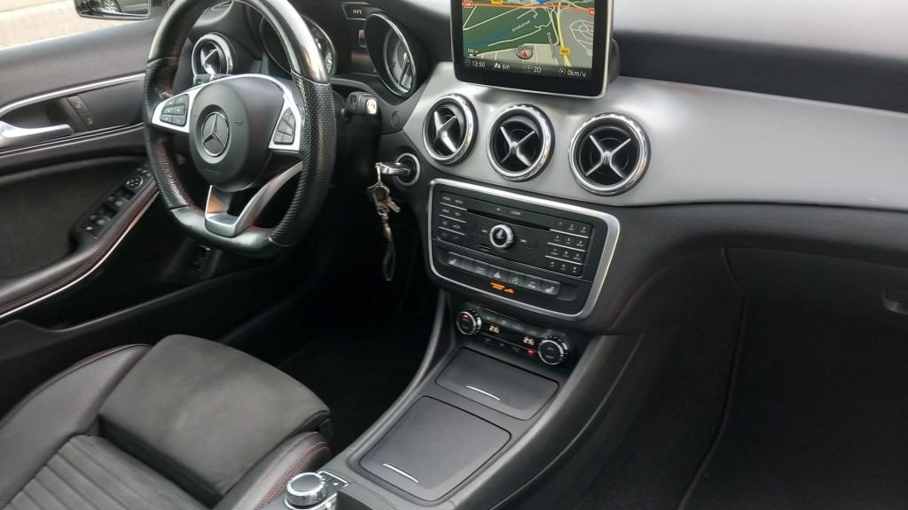 Mercedes GLA-KLASSE 180Ambition AMG line automaat 2016 navigatie nwst