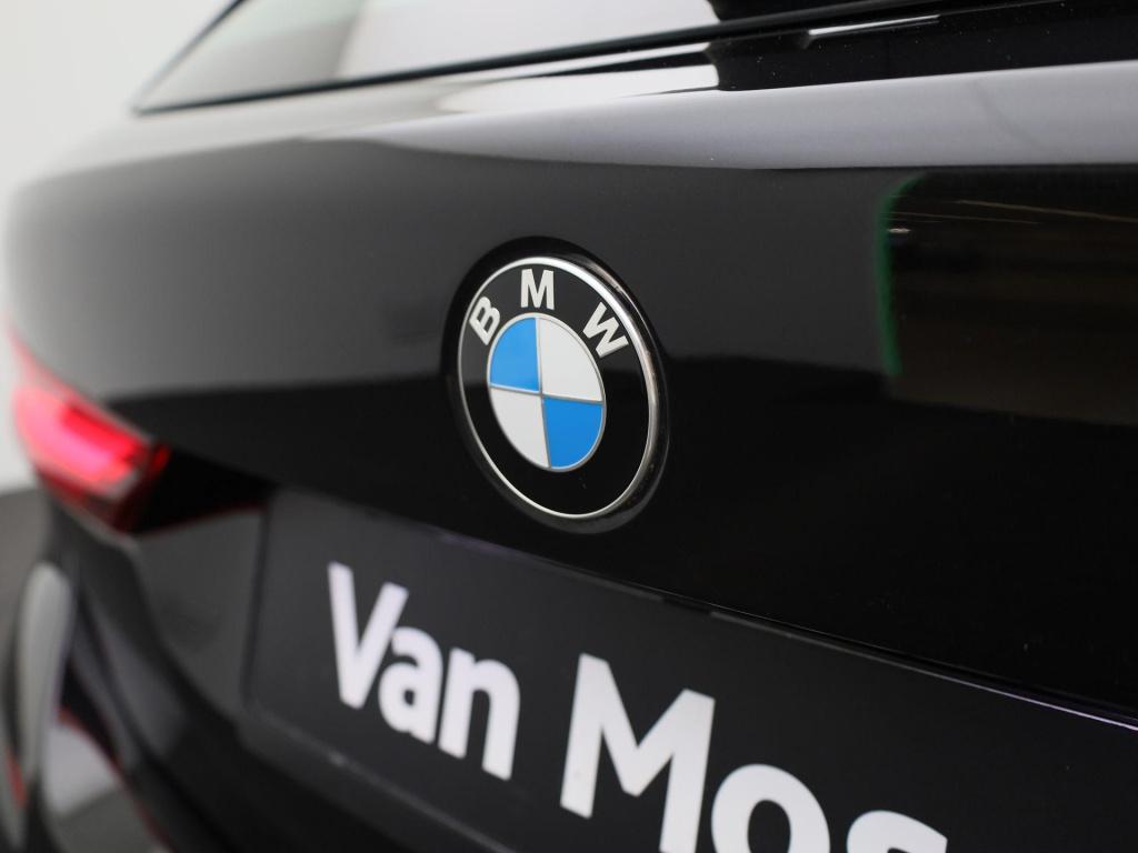 BMW 1 Serie 116i executive | automaat | parkeer sensoren | navigatie | virt