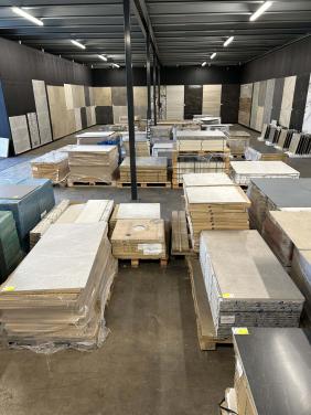 Vloertegels en wandtegels uit voorraad leverbaar