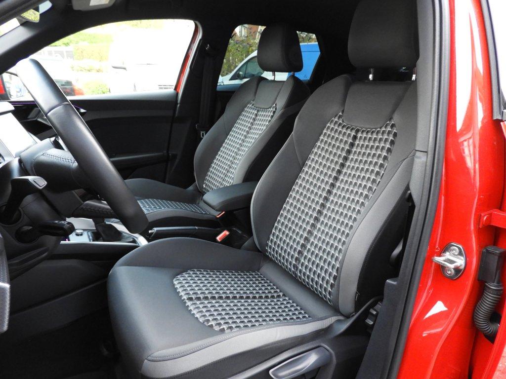 Audi A1 Sportback 35 tfsi s line edition one 1.5 tsi (4 cilinder) bang&oluf