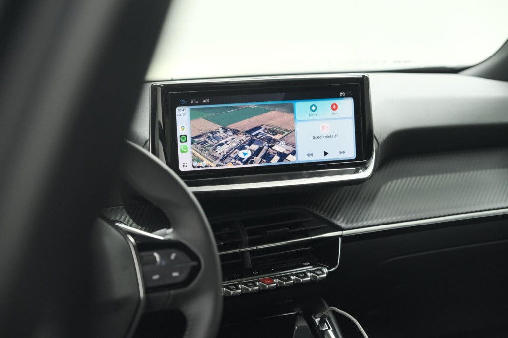 Peugeot 2008 puretech 130 eat8 allure | 360 camera | navigatie | adaptieve 