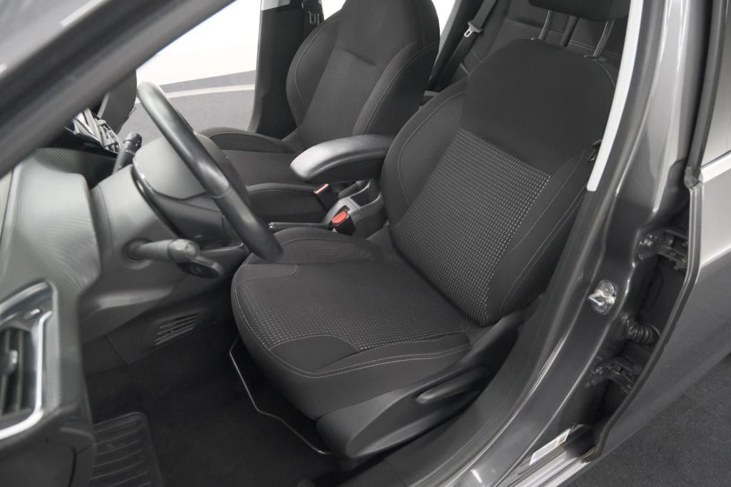Peugeot 208 puretech 82 blue lease allure | parkeersensoren | climate contr