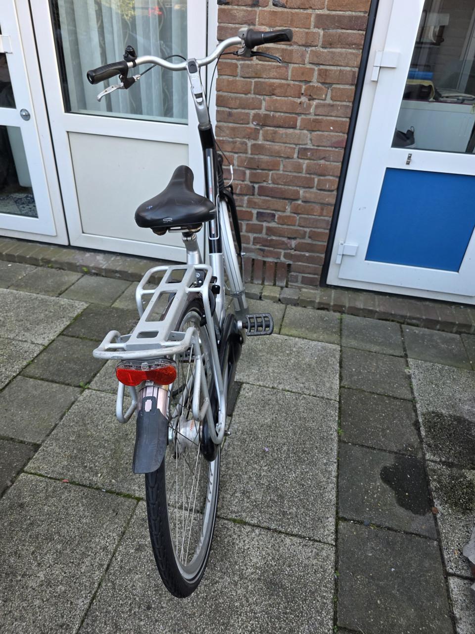 Dames fiets GIANT met 7 versnellingen-28 inch-Fr.maat 52cm-Nieuw slot