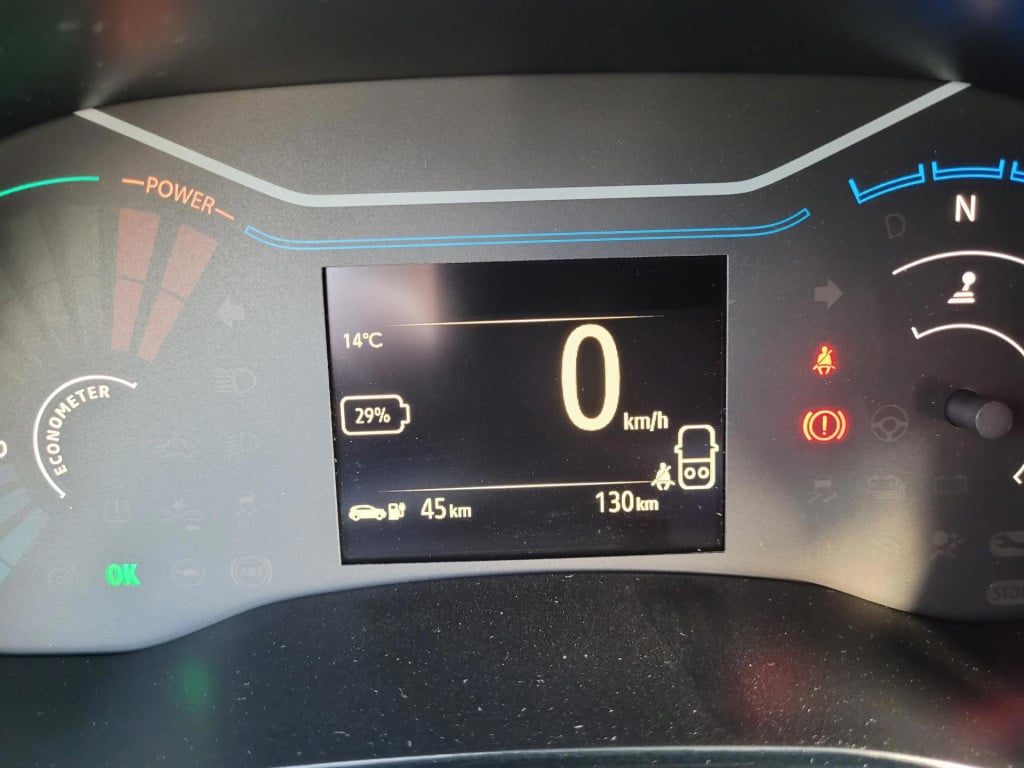 Dacia Spring comfort plus (orange pack) 27 kwh slechts 130km btw auto