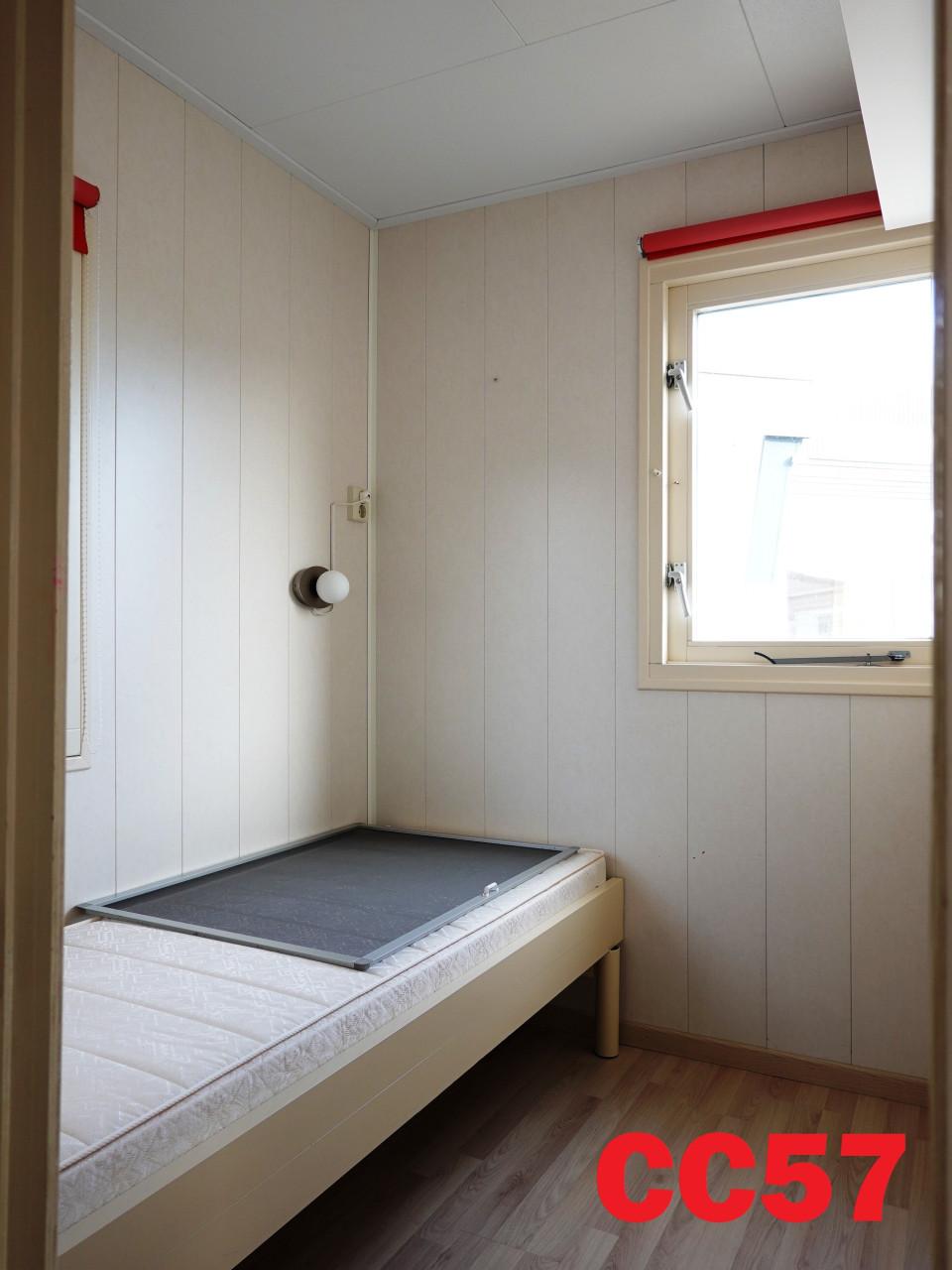 Betaalbaar chalet met dubbel glas, 2 slaapkamers en middenkamer