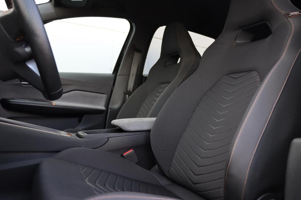 Cupra Born business 63 kwh 231pk | soh 98,8% |