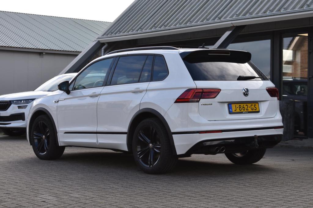 Volkswagen Tiguan 1.5 tsi act highline | r-line | black style | trekhaak | 
