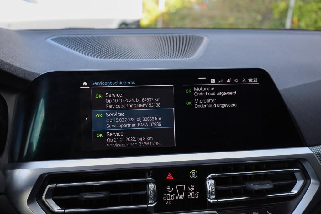 BMW 3-serie touring 330e m sport cam i trekhaak i acc i 292pk