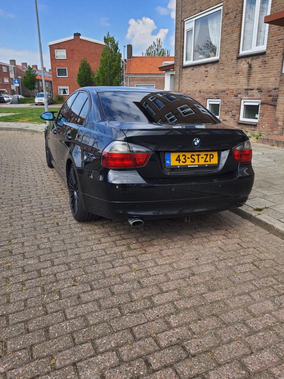 BMW 3-Serie 2.0 I 318 2006 Zwart