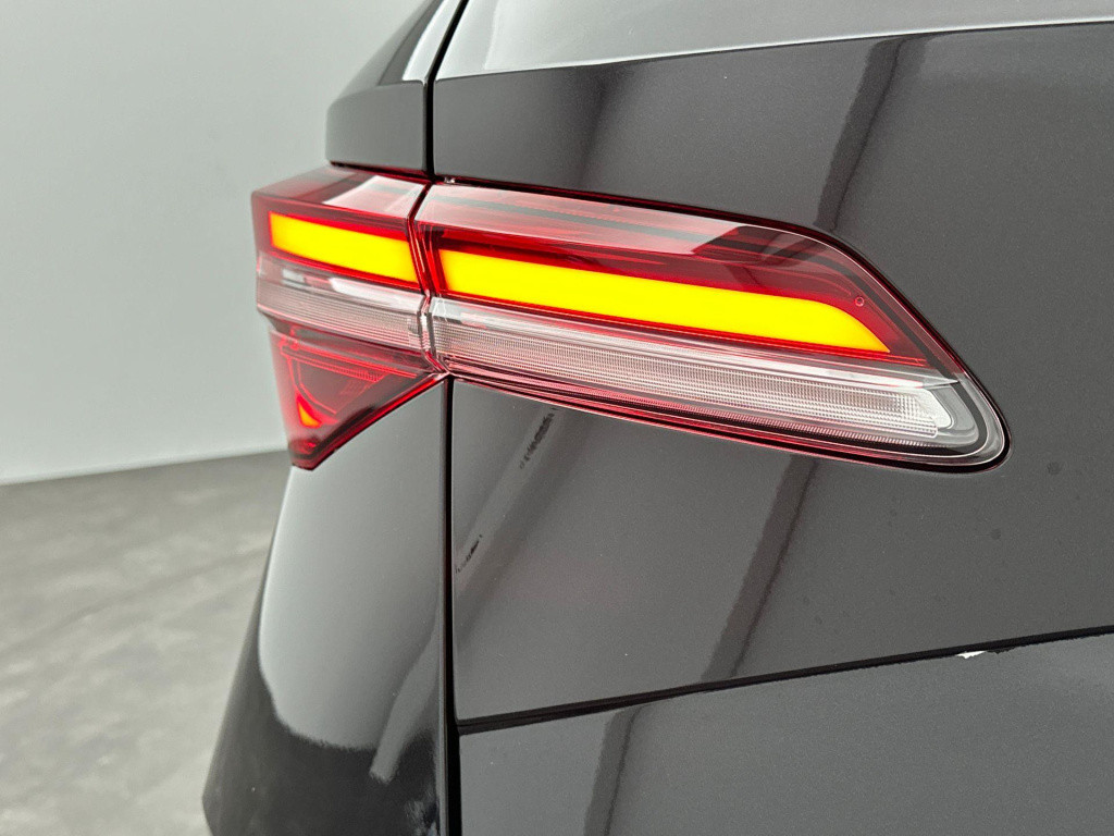 Skoda Karoq 1.5 tsi act sportline business panoramadak - trekhaak