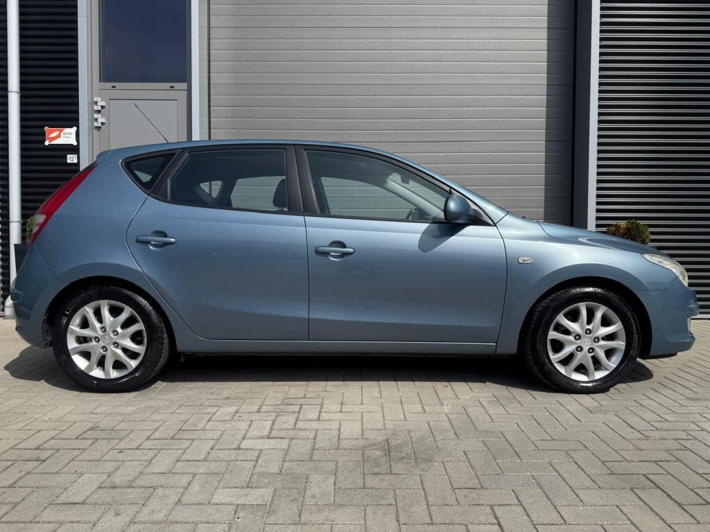 Hyundai I 30 1.6i dynamic luxe/156.000/nap/vol jaar apk/airco