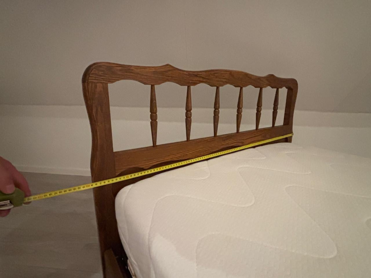 Eiken houten eenpersoonsbed + nieuw matras + nieuwe lattenbodem