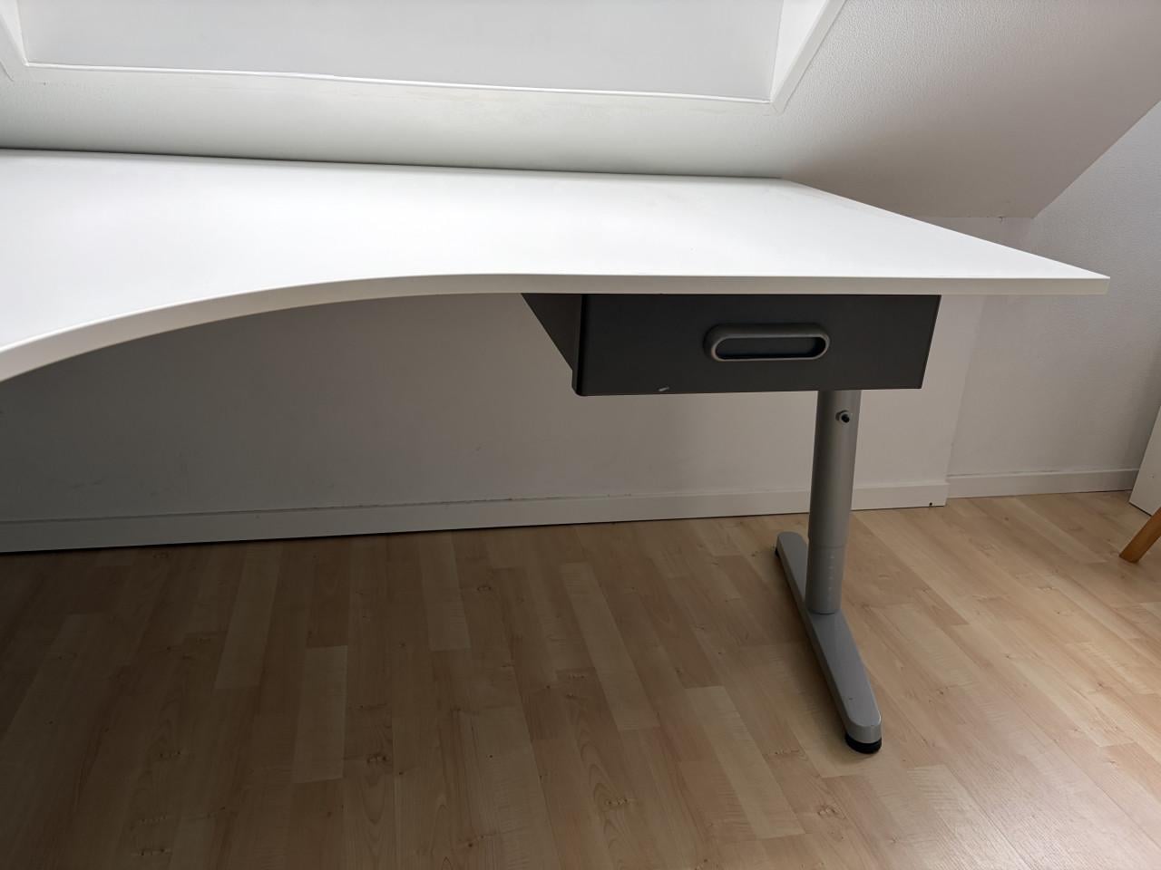 IKEA wit hoekbureau