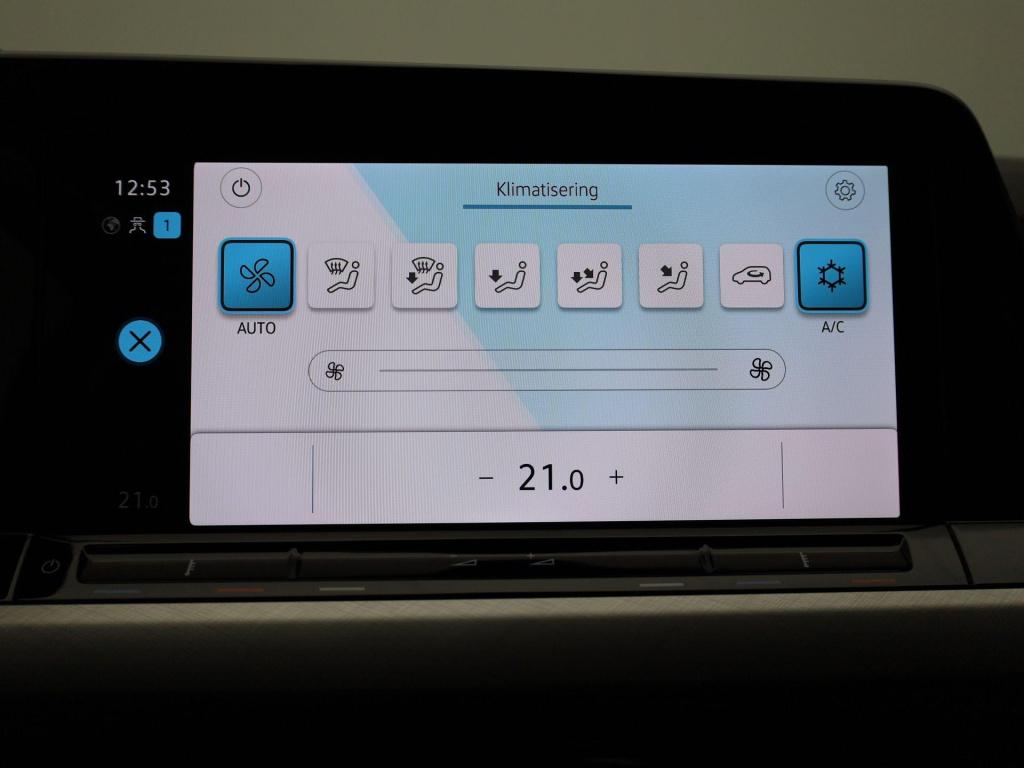 Volkswagen Golf 1.0 tsi life | navigatie | apple carplay / android auto | c