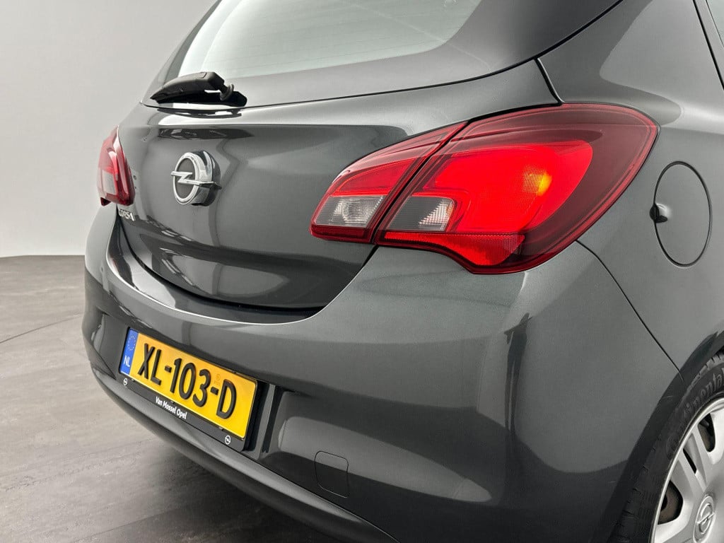 Opel Corsa 1.4 favourite | airco | cruise control | bluetooth
