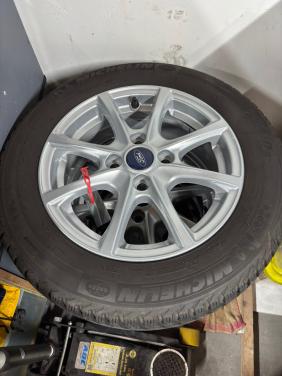 4 Lichtmetalen velgen met Michelin winterbanden
