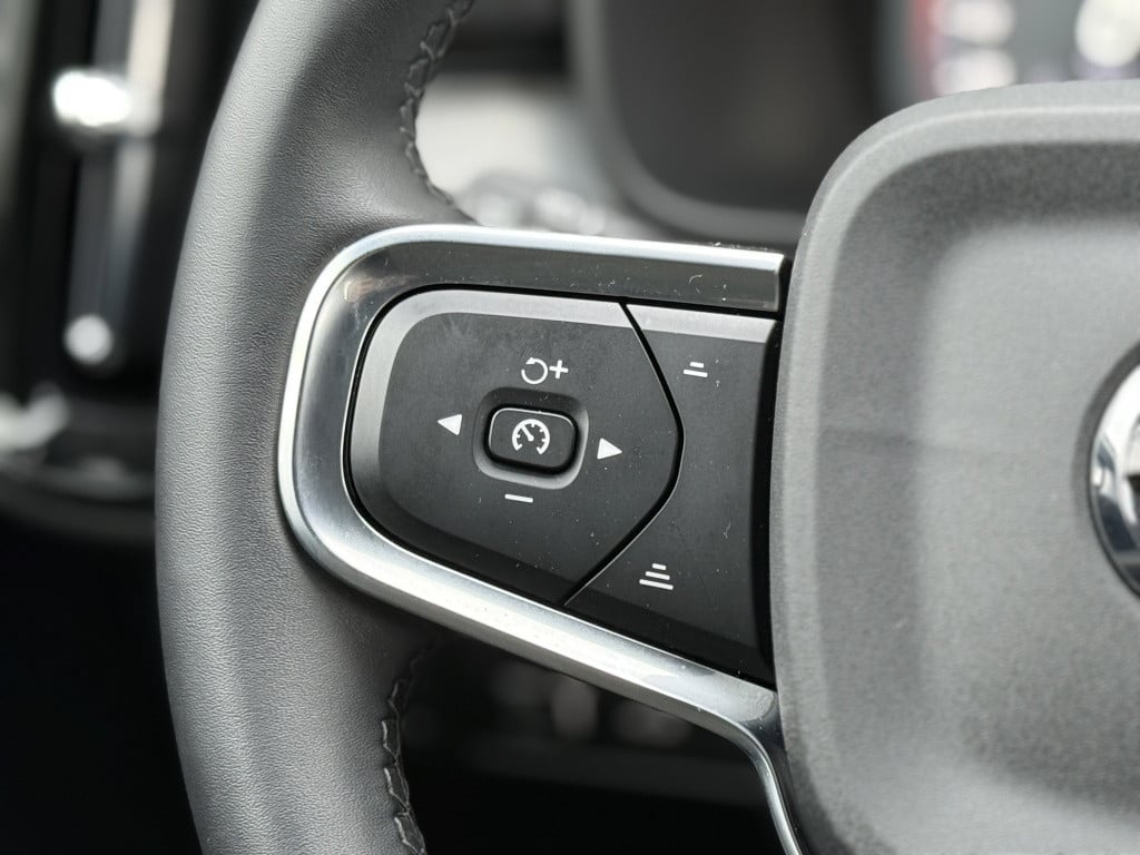 Volvo XC40 t4 211pk recharge inscription exp| navi| climate| camera| dab+|