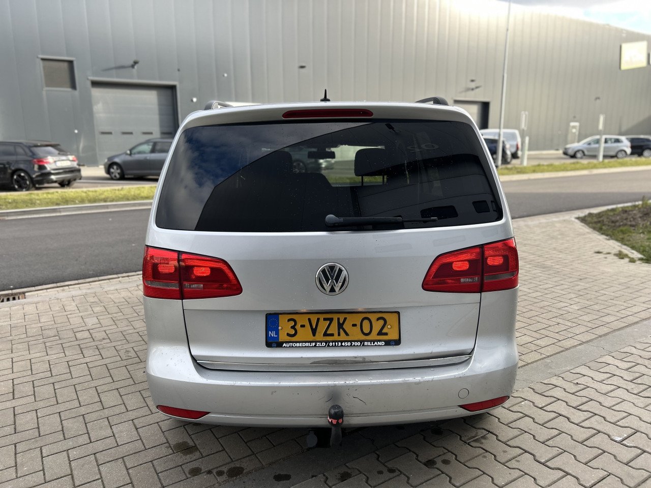 Volkswagen Touran 1.6 TDI Comfort/APK/DSG/GRIJS KENTEKEN/