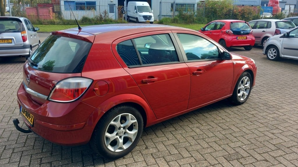 Opel Astra 1.6 essentia