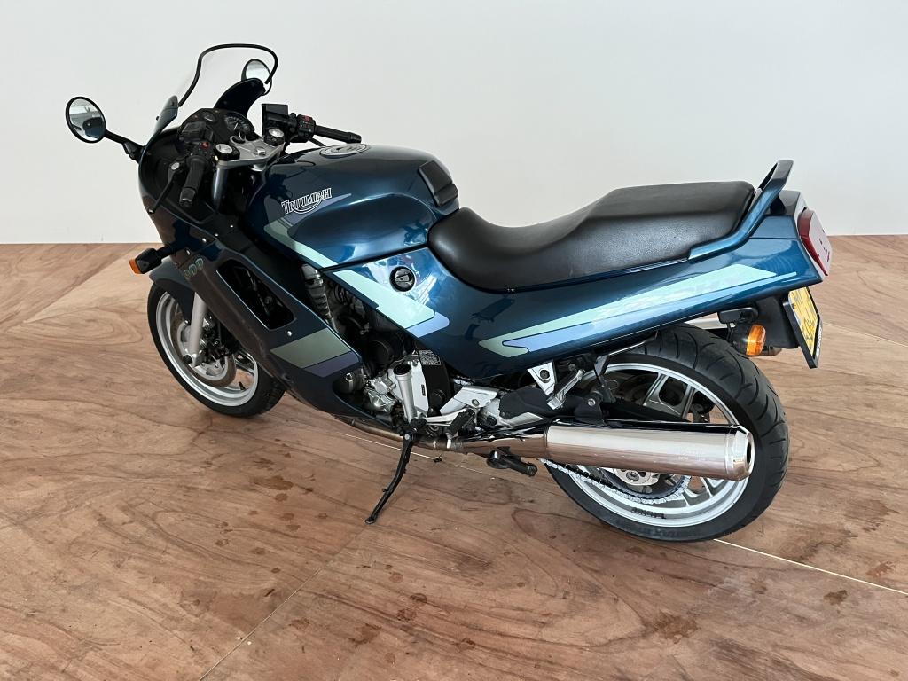 Triumph Trophy tour 900