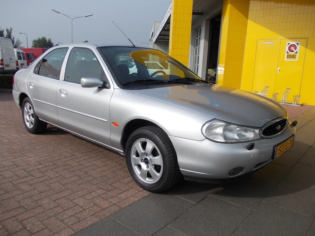 Ford Mondeo 1.8 td ghia