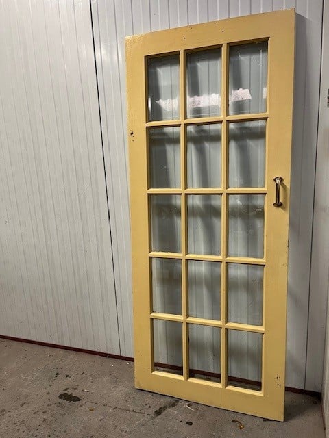 Te koop houten deur met glazen ruitjes