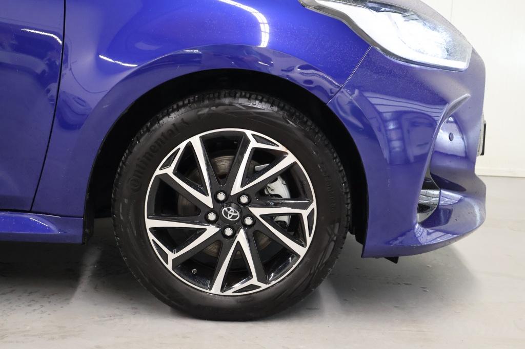 Toyota Yaris 1.5 hybrid style | pdc | head-up | dodehoek | draadloos laden