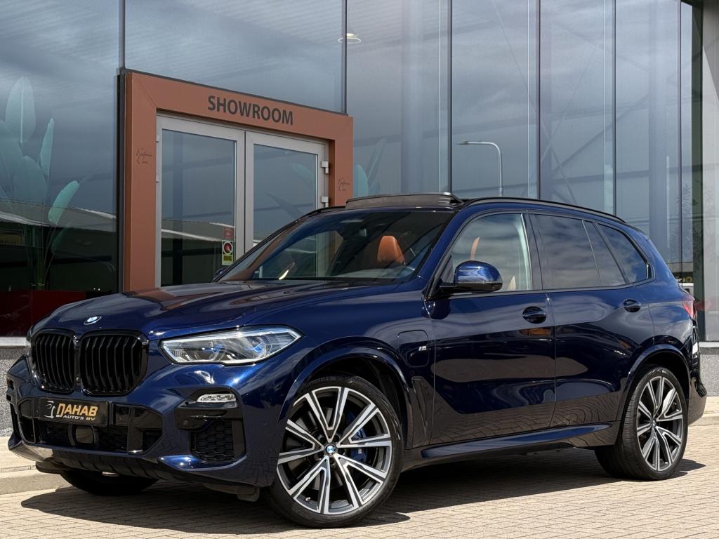 BMW X5 xdrive45e m-sport individual | acc | h/k | skylounge | stoelverwarmi