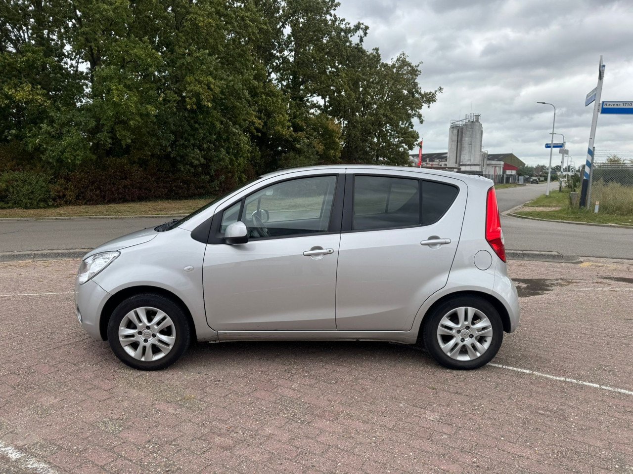 Opel agila bj 2012 3750 euro