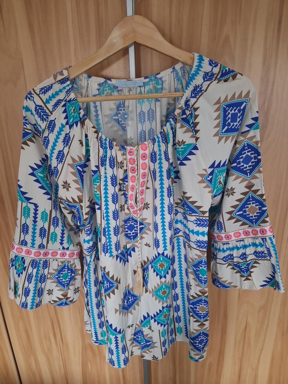 Bloesje maat M of L 100 % viscose