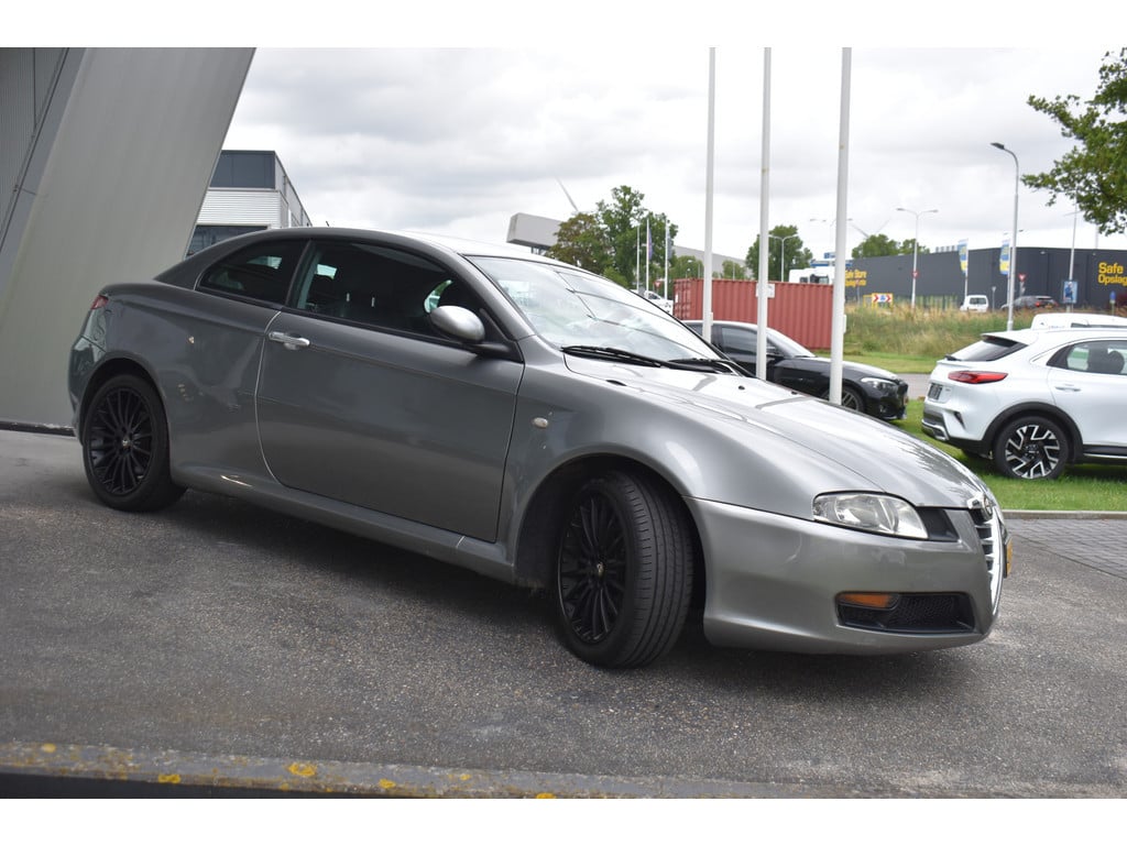 Alfa Romeo GT 2.0 jts distinctive