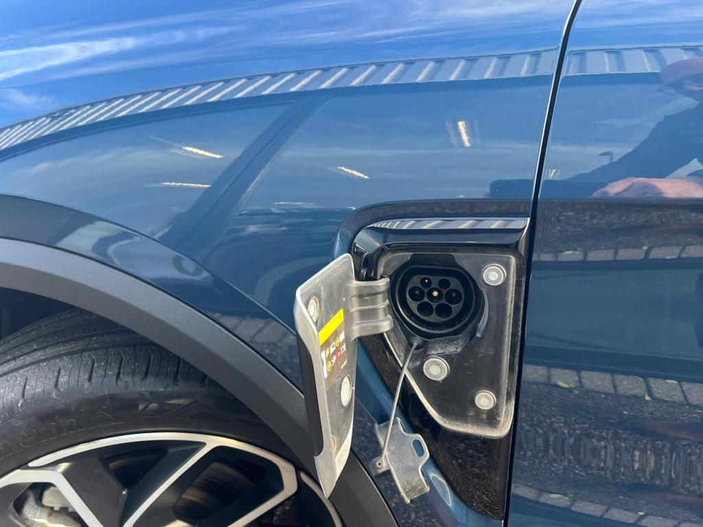 Lynk & Co 01 1.5td 261pk phev, pano, 360 graden camera, car play, adaptieve