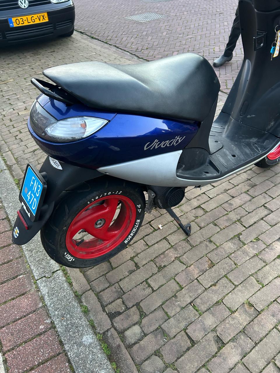 Scooter peugot vivacity