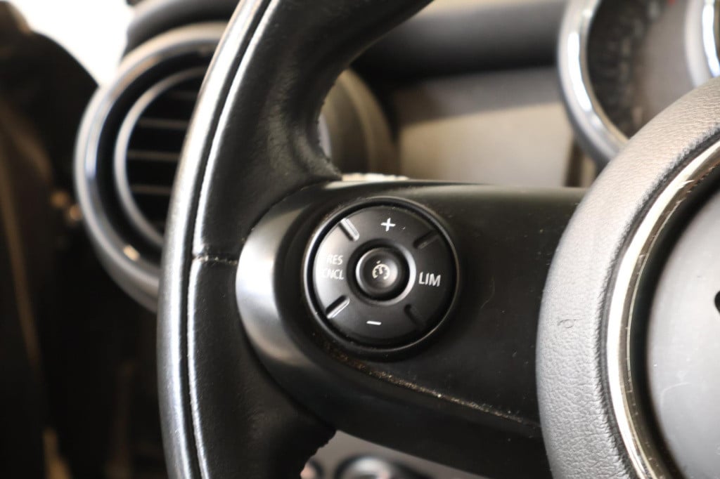 Mini One mini 1.5 first salt nl auto,btw, carplay, all season, cruise,